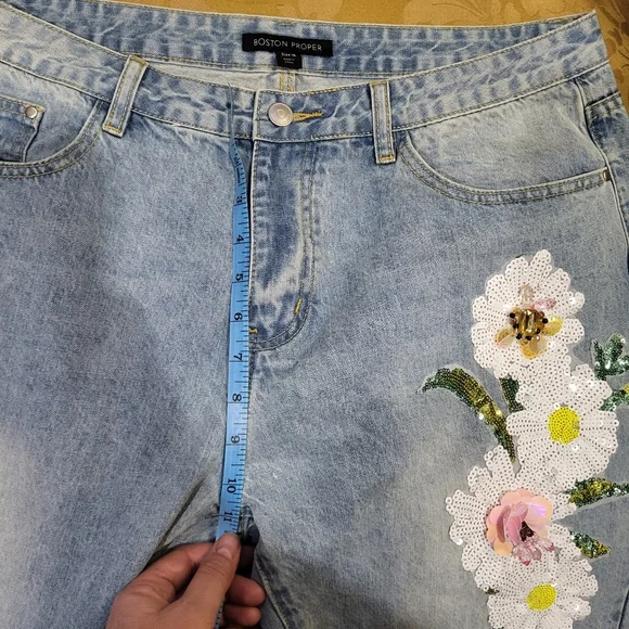 Boston Proper Sequined Floral Embellished Ankle Jeans sz 16 - Picture 2 of 8